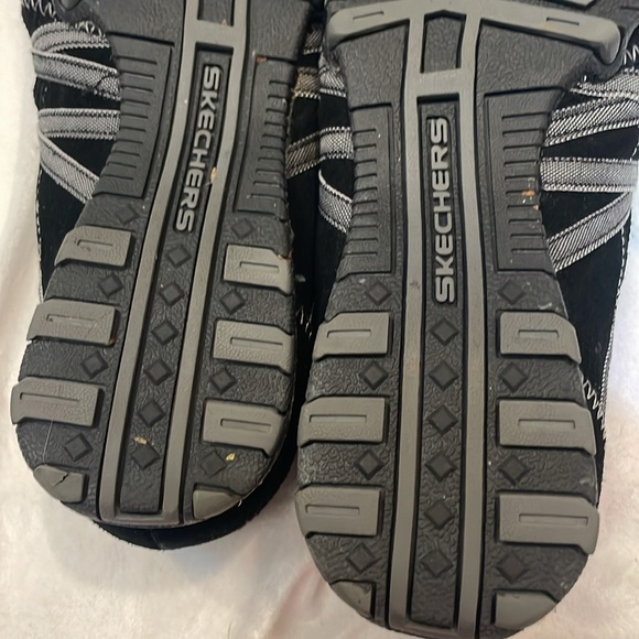 Skechers Women's Black Shoes. Excellent Condition- Worn 3 times. Size 8.5. - Picture 11 of 12